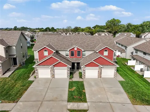 2200-2206 SW Suncatcher Road, Lee's Summit, MO 64082