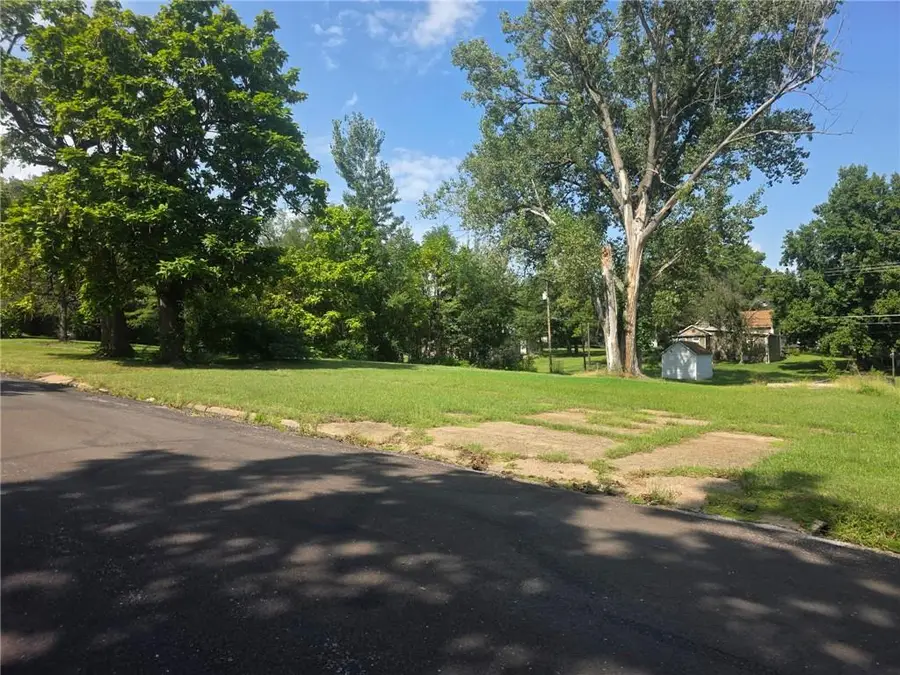 314 E 8th Street, Horton, KS 66439 - #2
