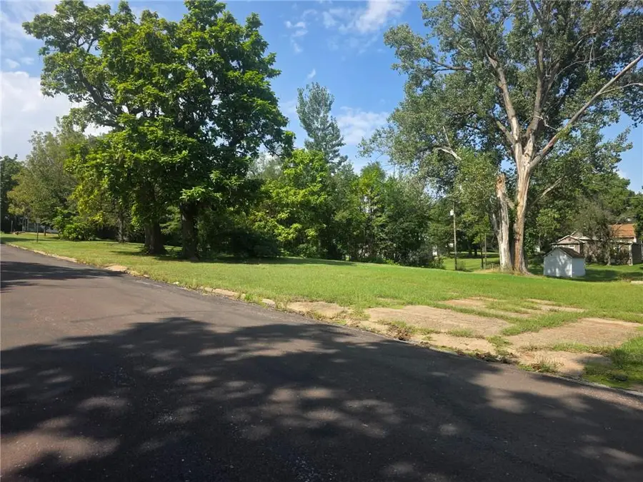 314 E 8th Street, Horton, KS 66439 - #3