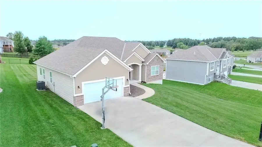 13944 Indian Ridge Road, Saint Joseph, MO 64505 - #2