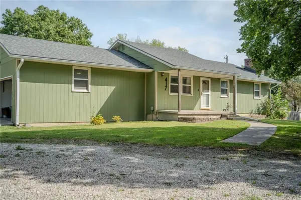 417 W 11th Street, Ottawa, KS 66067