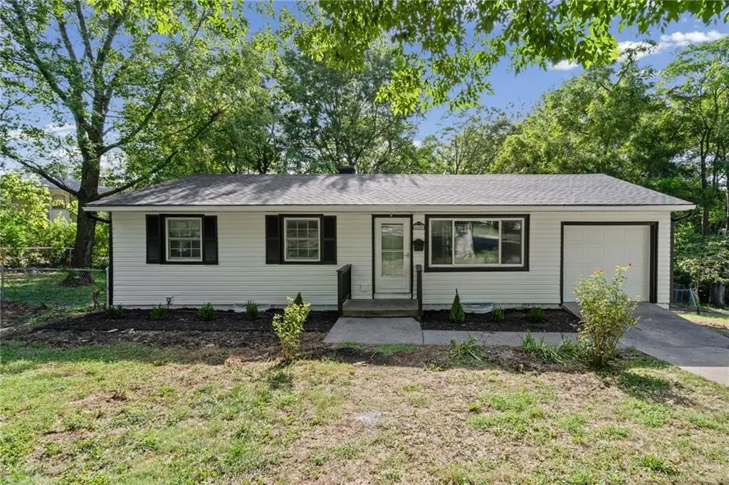 5400 Hunter Street, Raytown, MO 64133 - #1