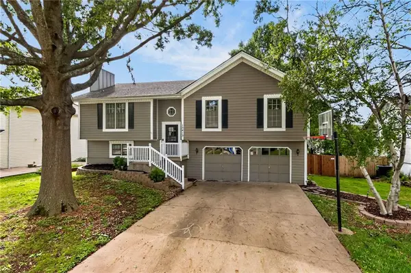 15413 W 152nd Street, Olathe, KS 66062