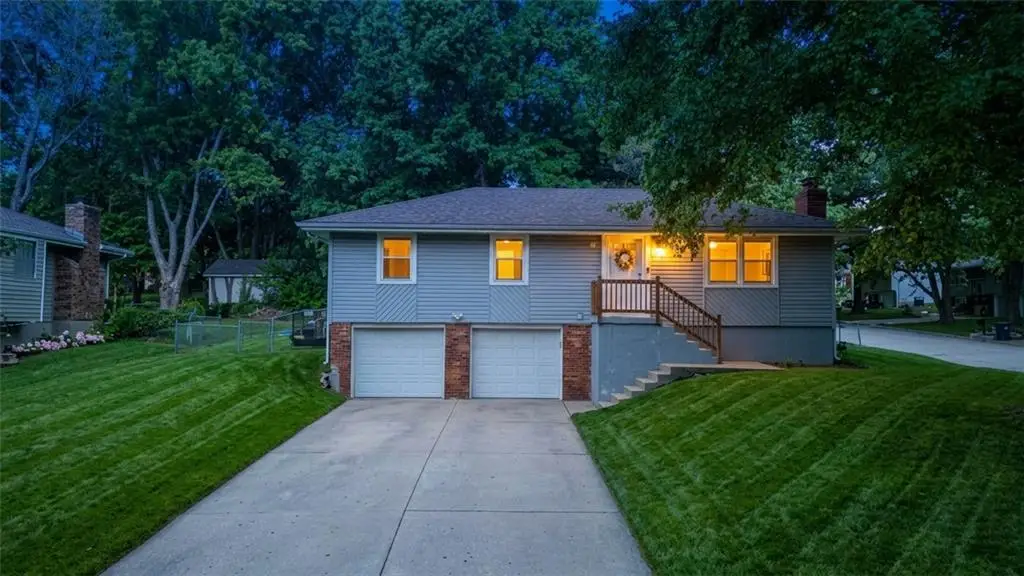 2909 S 1st Street, Blue Springs, MO 64014 - #1