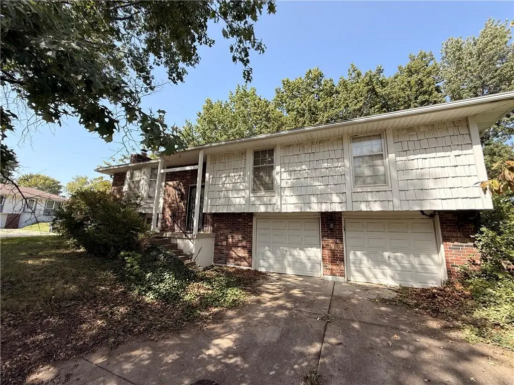 417 SW Redwood Drive, Blue Springs, MO 64014 - #1