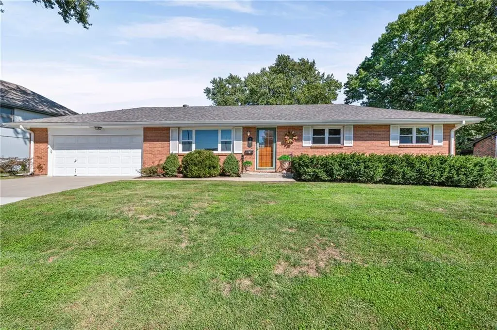705 Quincy Boulevard, Smithville, MO 64089 - #1