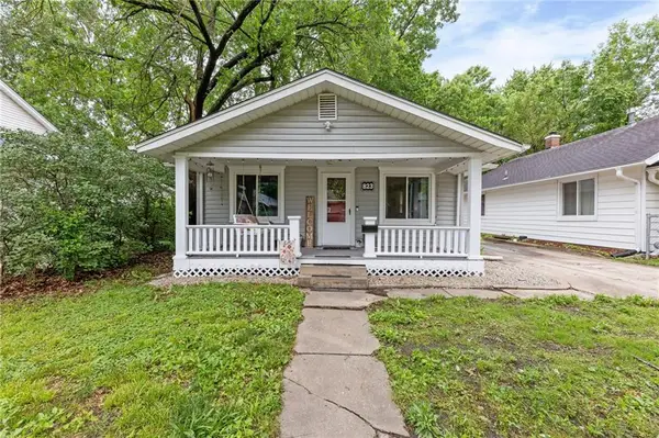 823 S Hickory Street, Ottawa, KS 66067