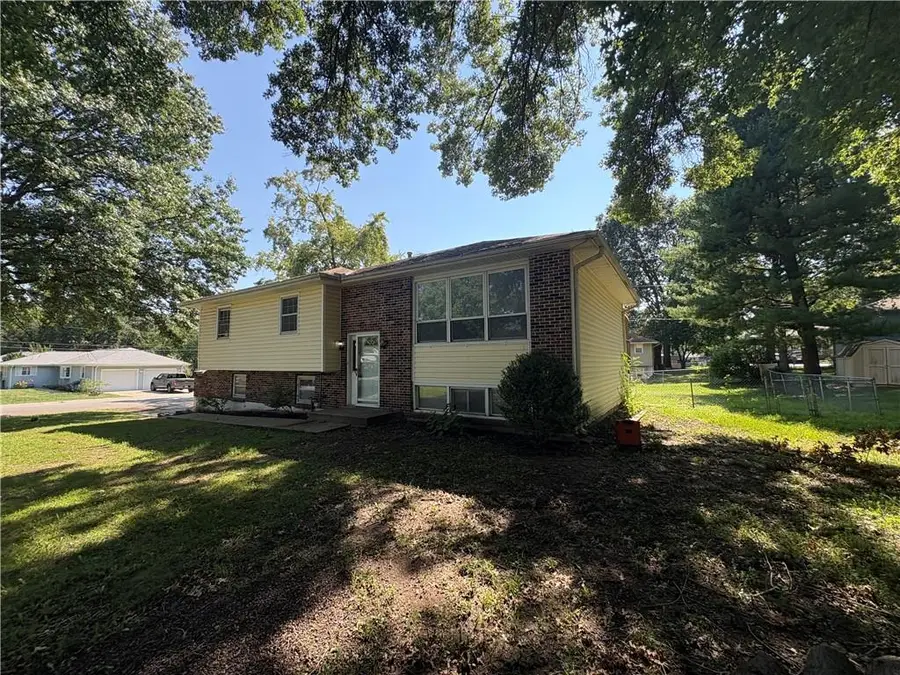 207 E 10th Street, Kearney, MO 6406 - #3