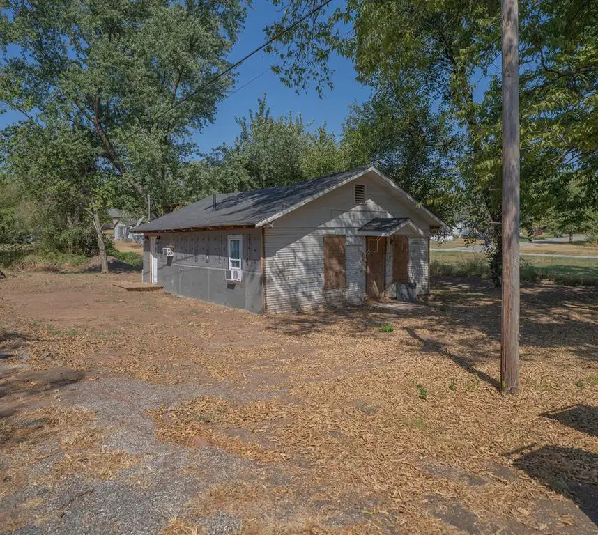 2119 Cherokee Avenue, Baxter Springs, KS 66713 - #1