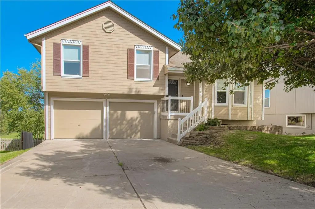 14105 Lora Street, Smithville, MO 64089 - #1