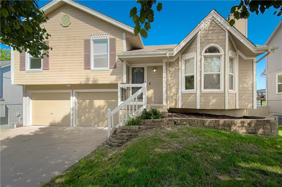 14105 Lora Street, Smithville, MO 64089 - #2