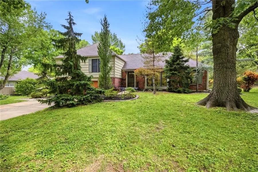 4506 W 93rd Terrace, Prairie Village, KS 66207 - #3