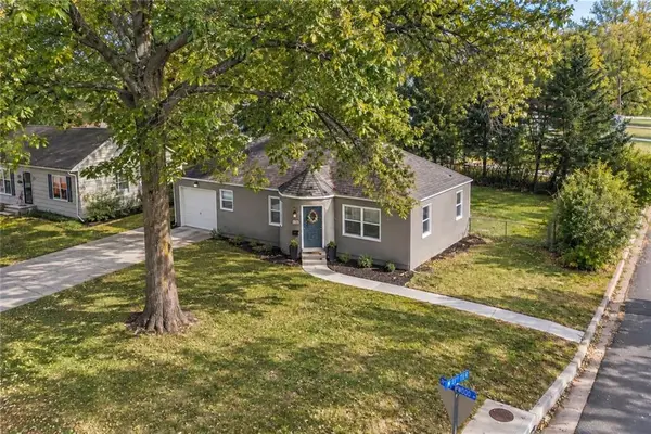 5117 Rosewood Drive, Roeland Park, KS 66205