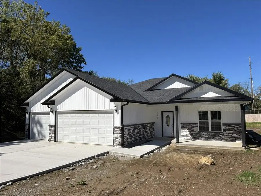 105 W Fawn Drive, Savannah, MO 64485 - #2