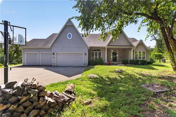 28098 Overbrook Road, Paola, KS 66071
