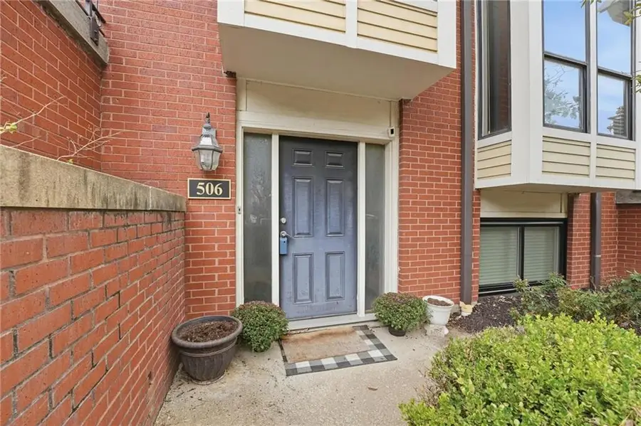 506 W 10th Street, Kansas City, MO 64105 - #2