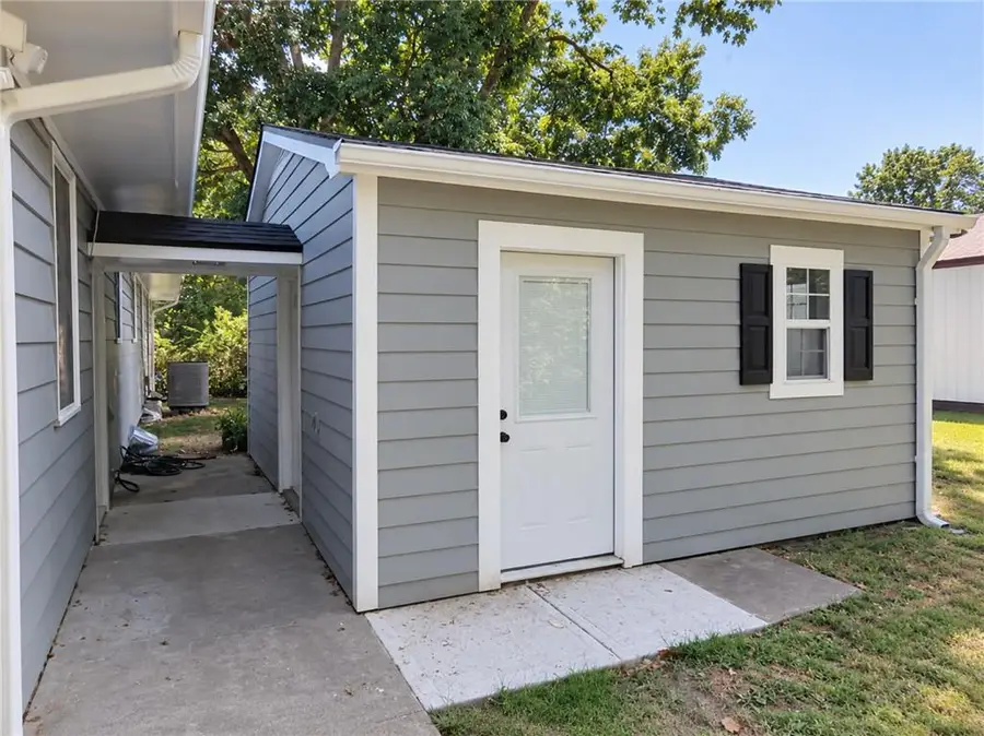 206 Highland Street, Sweet Springs, MO 65351 - #2