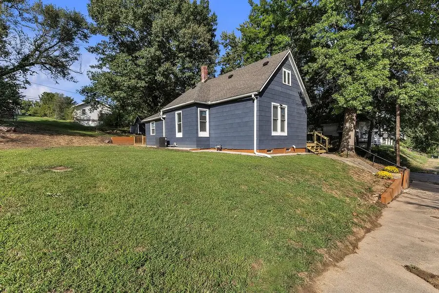 523 Shady Avenue, Saint Joseph, MO 64505 - #3