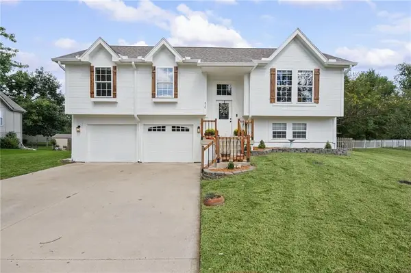 810 S Morgan Drive, Peculiar, MO 64078