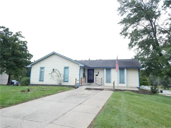 1727 Dakota Street, Leavenworth, KS 66048