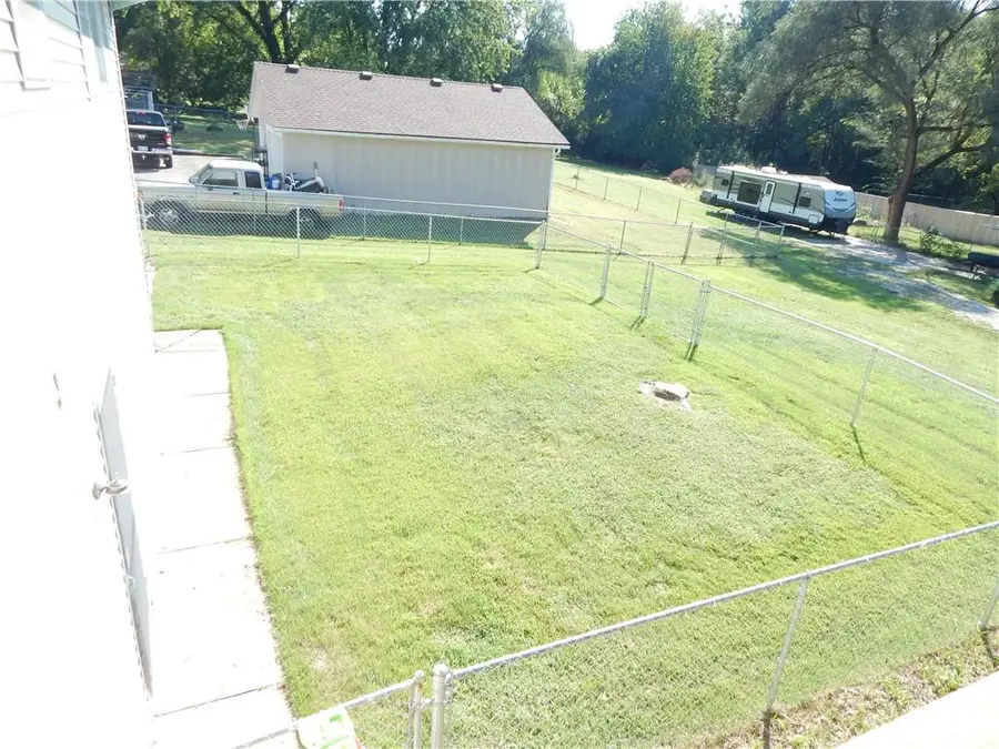 1727 Dakota Street, Leavenworth, KS 66048 - #3
