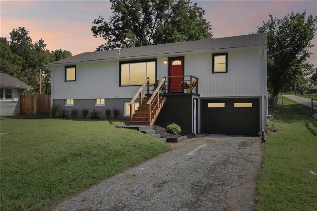 2907 S 29th Street, Saint Joseph, MO 64503 - #1