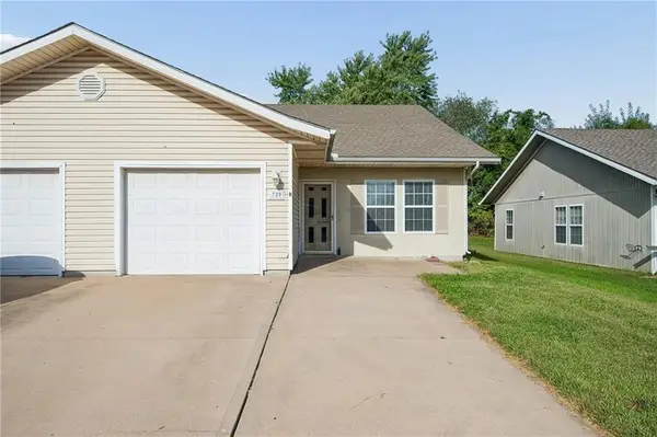 729 Meadow Lane #B, Peculiar, MO 64078