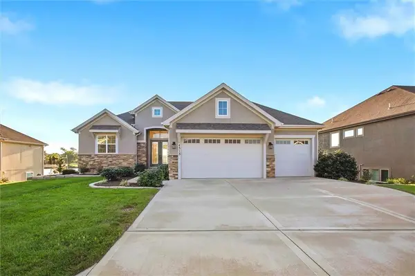 4313 Lakeshore Drive, Basehor, KS 66007