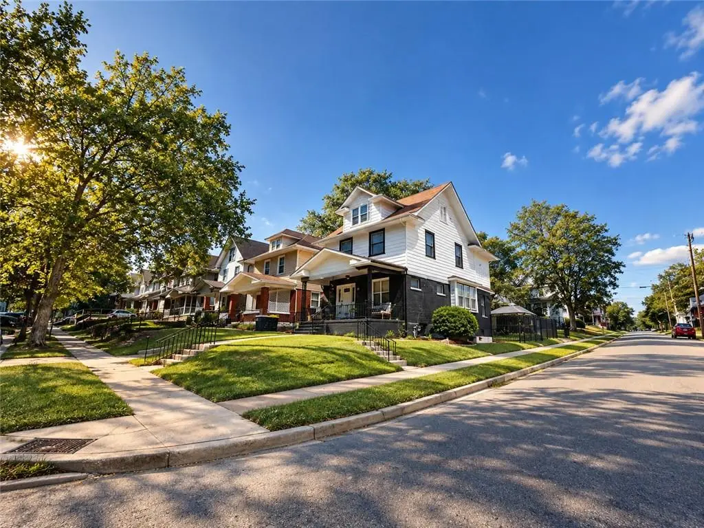 147 Kensington Avenue, Kansas City, MO 64123 - #1