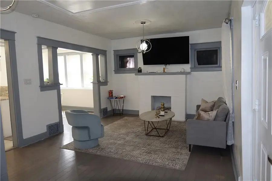 147 Kensington Avenue, Kansas City, MO 64123 - #3