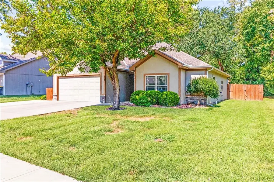 618 NW Walnut Street, Grain Valley, MO 64029 - #2