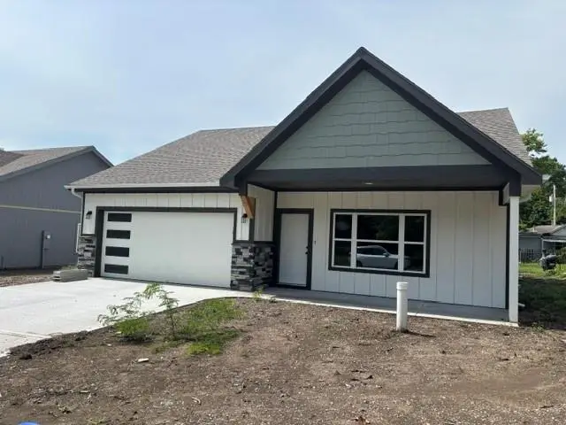 444 N Prarie Street, Liberty, MO 64068 - #1