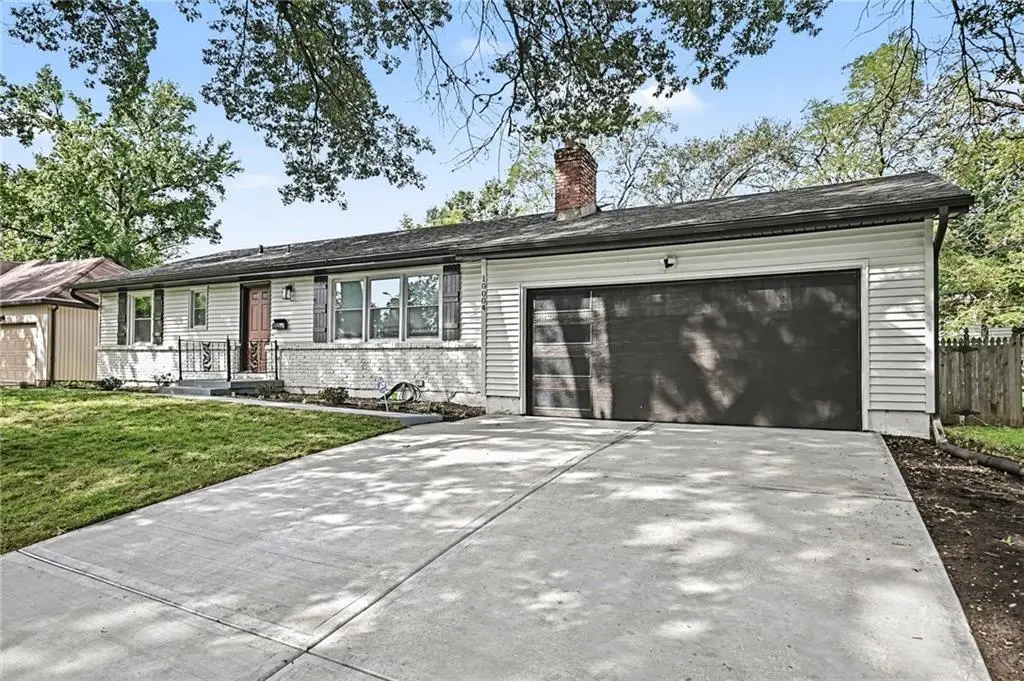 10004 Lydia Avenue, Kansas City, MO 64131 - #1