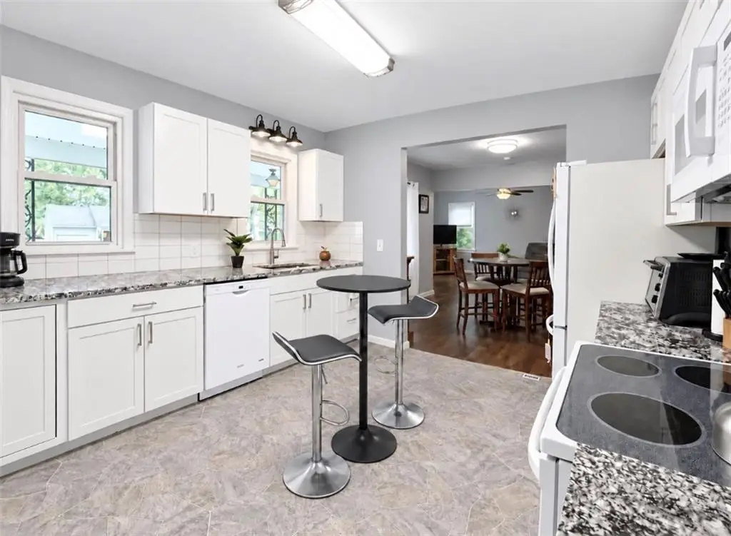 216 Moss Avenue, Liberty, MO 64068 - #1