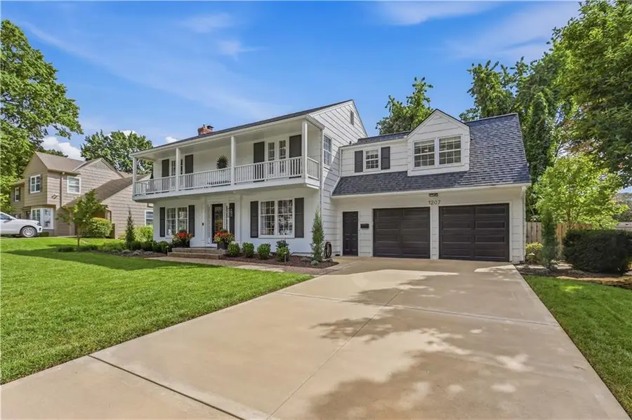 1207 W 67th Terrace, Kansas City, MO 64113 - #2