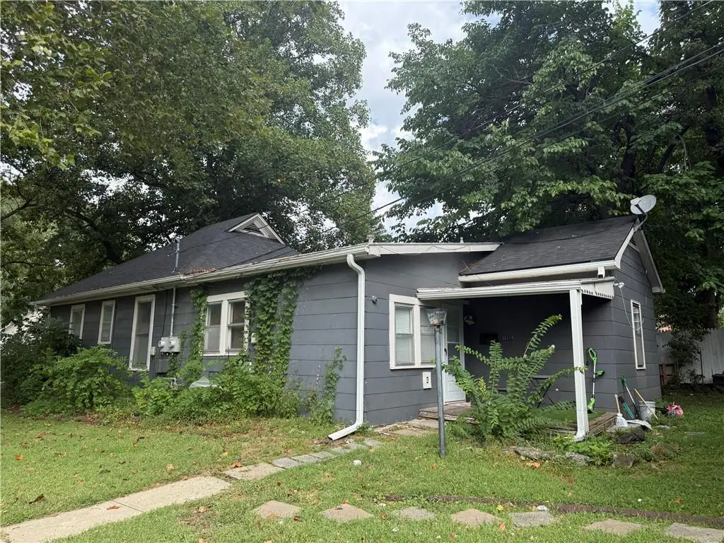 13011 8th Street, Grandview, MO 64030 - #1