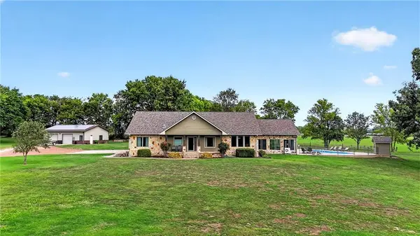 11210 Lakeview Drive, Erie, KS 66733