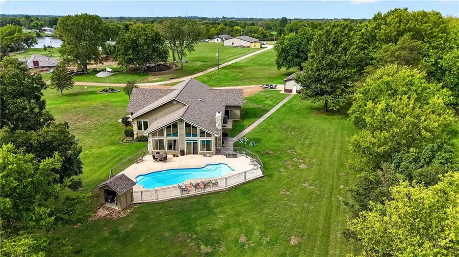11210 Lakeview Drive, Erie, KS 66733 - #3