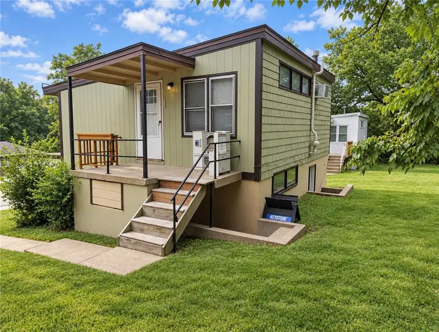 1422 &1422 1/2 W Waldo Avenue, Independence, MO 64050 - #3