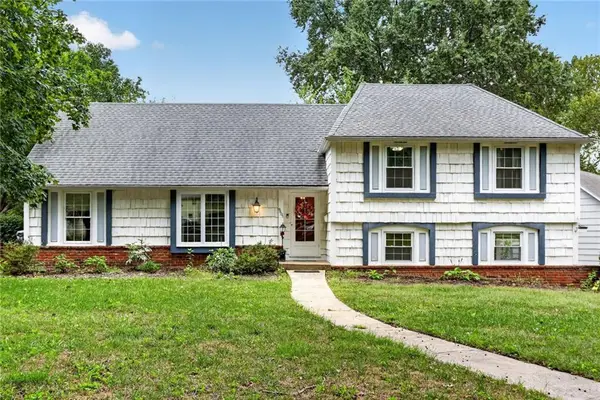 9601 W 97th Street, Overland Park, KS 66212