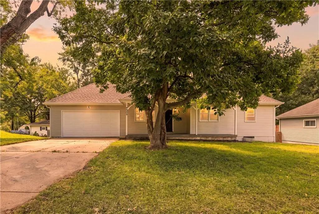 9509 E 79th Street, Raytown, MO 64138 - #1