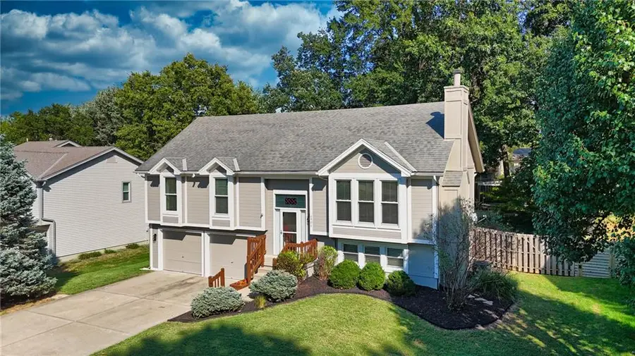 6901 N Lydia Avenue, Gladstone, MO 64118 - #2