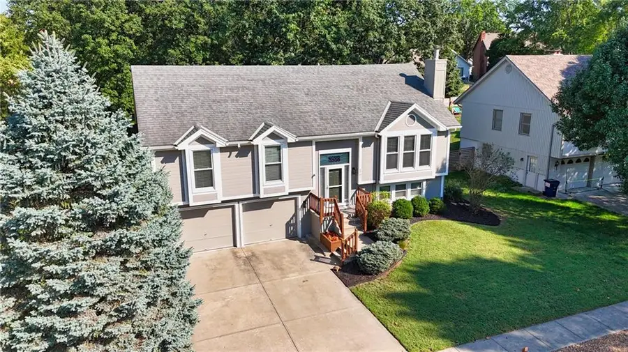 6901 N Lydia Avenue, Gladstone, MO 64118 - #3