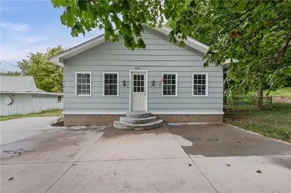 3901 S 22nd Street, St Joseph, MO 64503