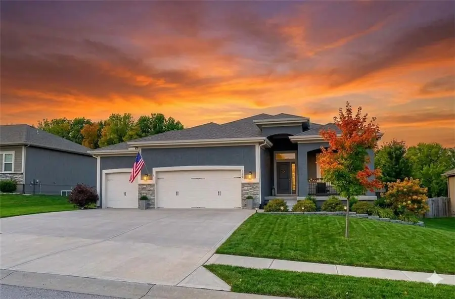 504 Bentwater Drive, Raymore, MO 64083 - #2