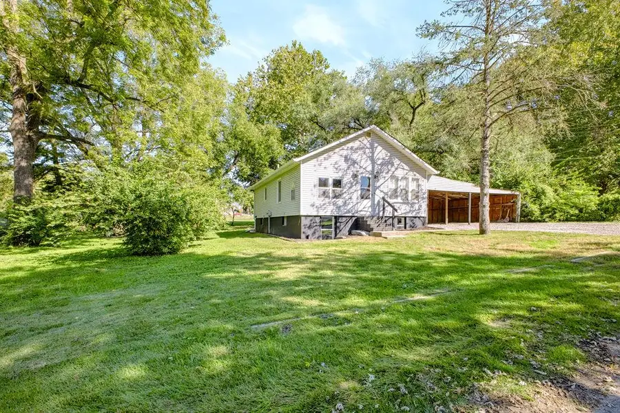 3412 S 11th Street Road, Saint Joseph, MO 64503 - #2