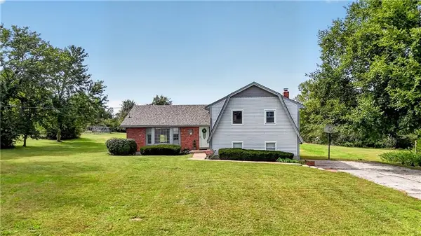16600 Switzer Road, Overland Park, KS 66062