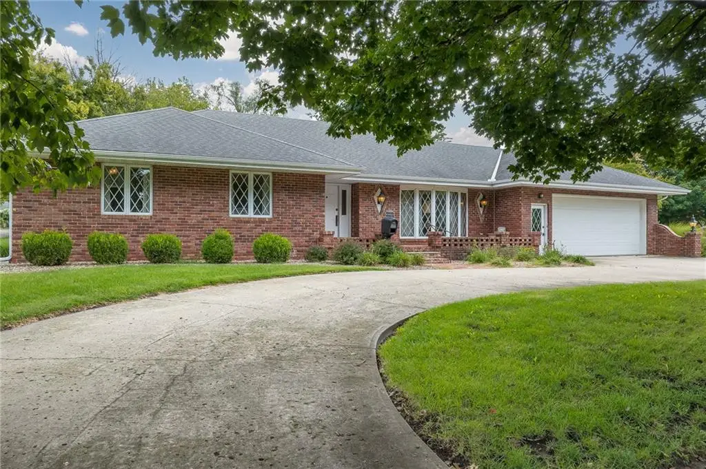 700 N Alanthus Avenue, Stanberry, MO 64489 - #1