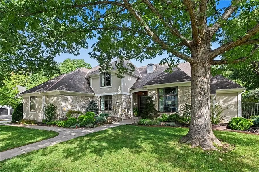 5506 W 82nd Place, Prairie Village, KS 66208 - #2
