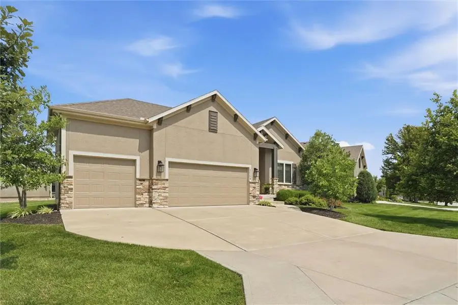 22208 W 121st Street, Olathe, KS 66061 - #2